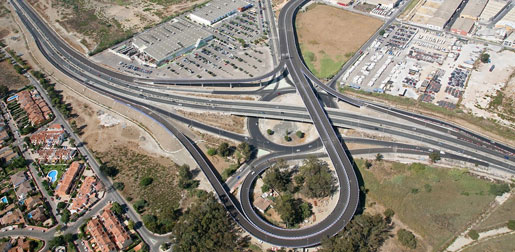 acceso por carretera desde el sur al aeropuerto