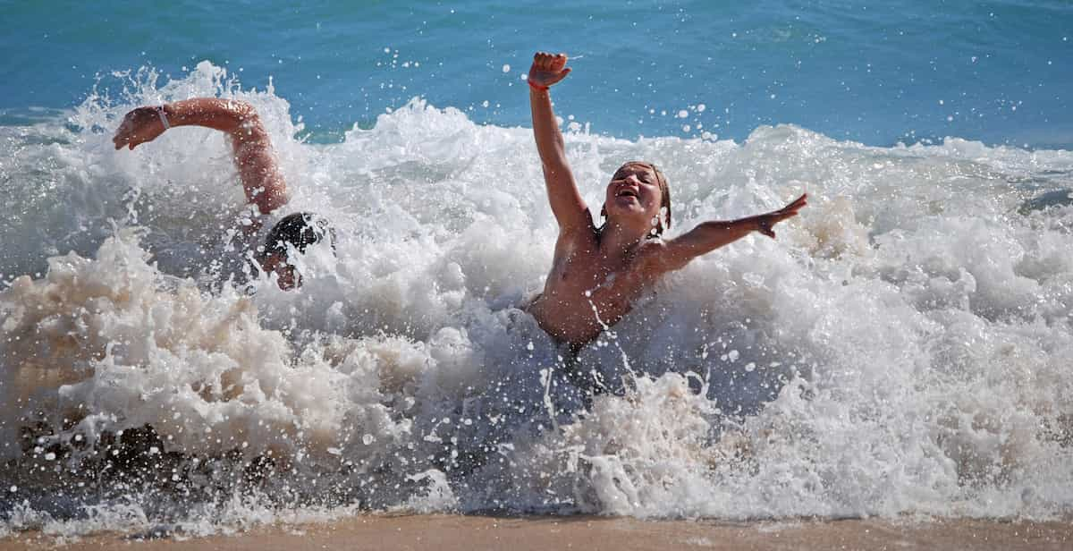 pasándolo bien en la playa