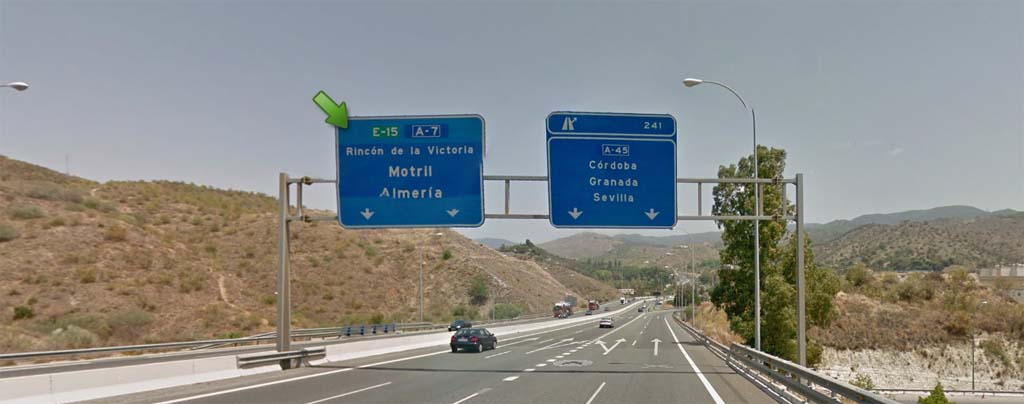 Sign indicating the route to Rincon de la Victoria