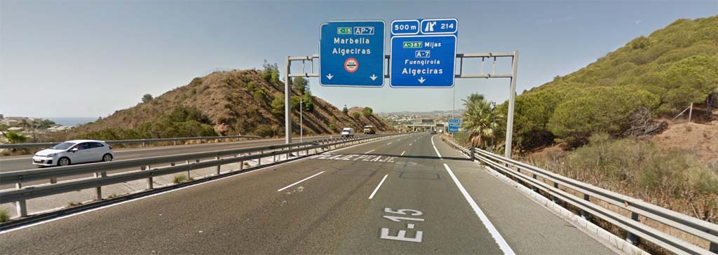 Ausfahrt der Autobahn nach Fuengirola