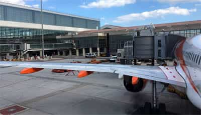 Foto del aeropuerto antes de tomar un vuelo