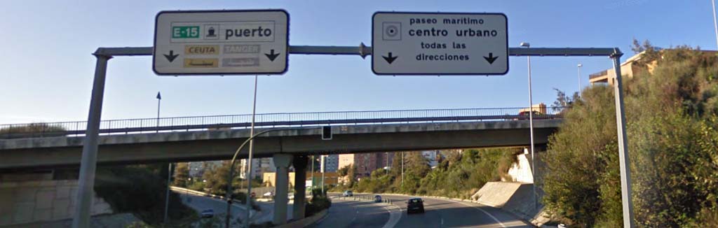 Indicaciones a la entrada de Algeciras para llegar al puerto o al centro de la ciudad